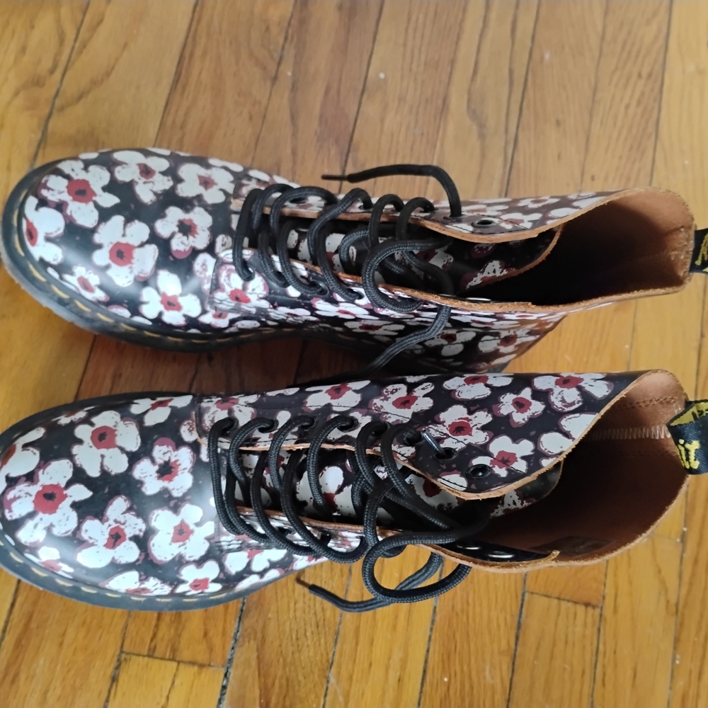 Floral Lace-Up Women's Boots
